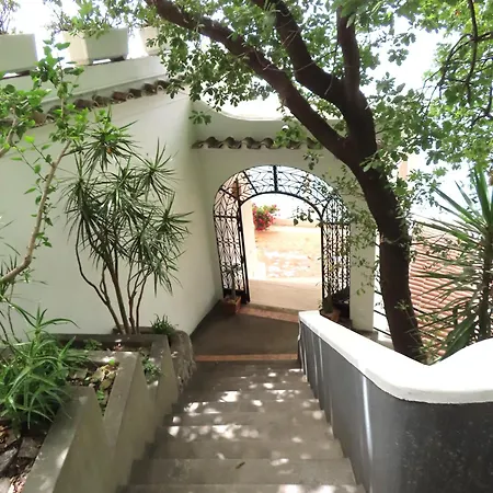 Santa Chiara 4* بوسيتانو