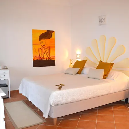 Santa Chiara 4* بوسيتانو