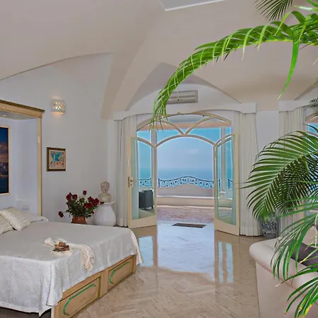 Santa Chiara 4* Позитано