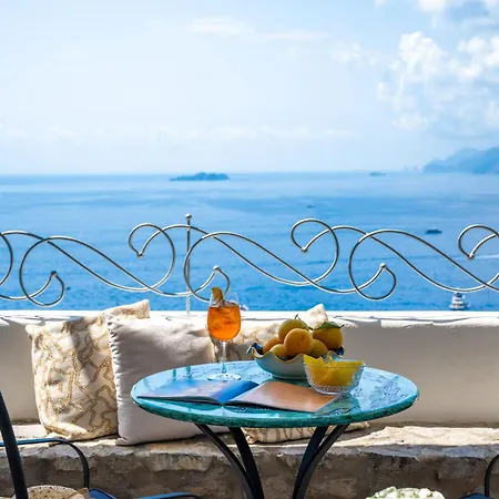 Santa Chiara Ξενοδοχείο 4*