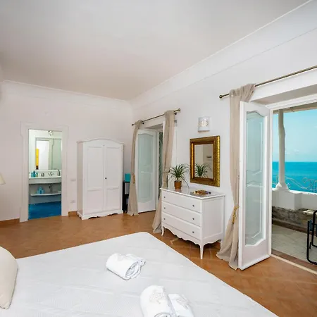 Ξενοδοχείο Santa Chiara 4*