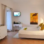 Santa Chiara 4* بوسيتانو