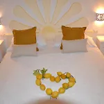 Santa Chiara فندق 4*