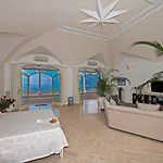 Santa Chiara فندق 4*