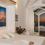 فندق Santa Chiara 4*