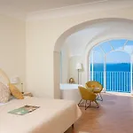فندق Santa Chiara 4*