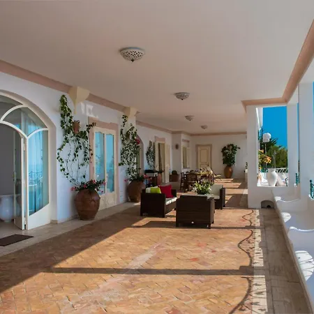 Santa Chiara ホテル